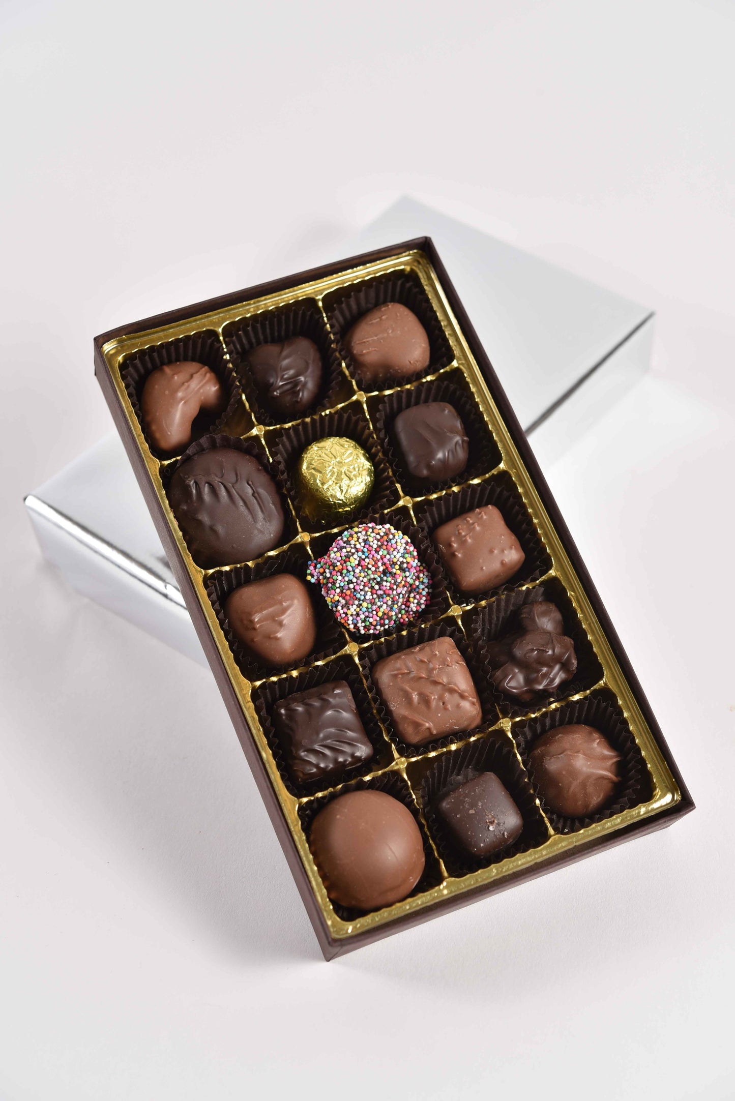 16 Piece Assorted Gift Box w/ Milk & Dark Non-Pariel box - Conrad's Confectionery