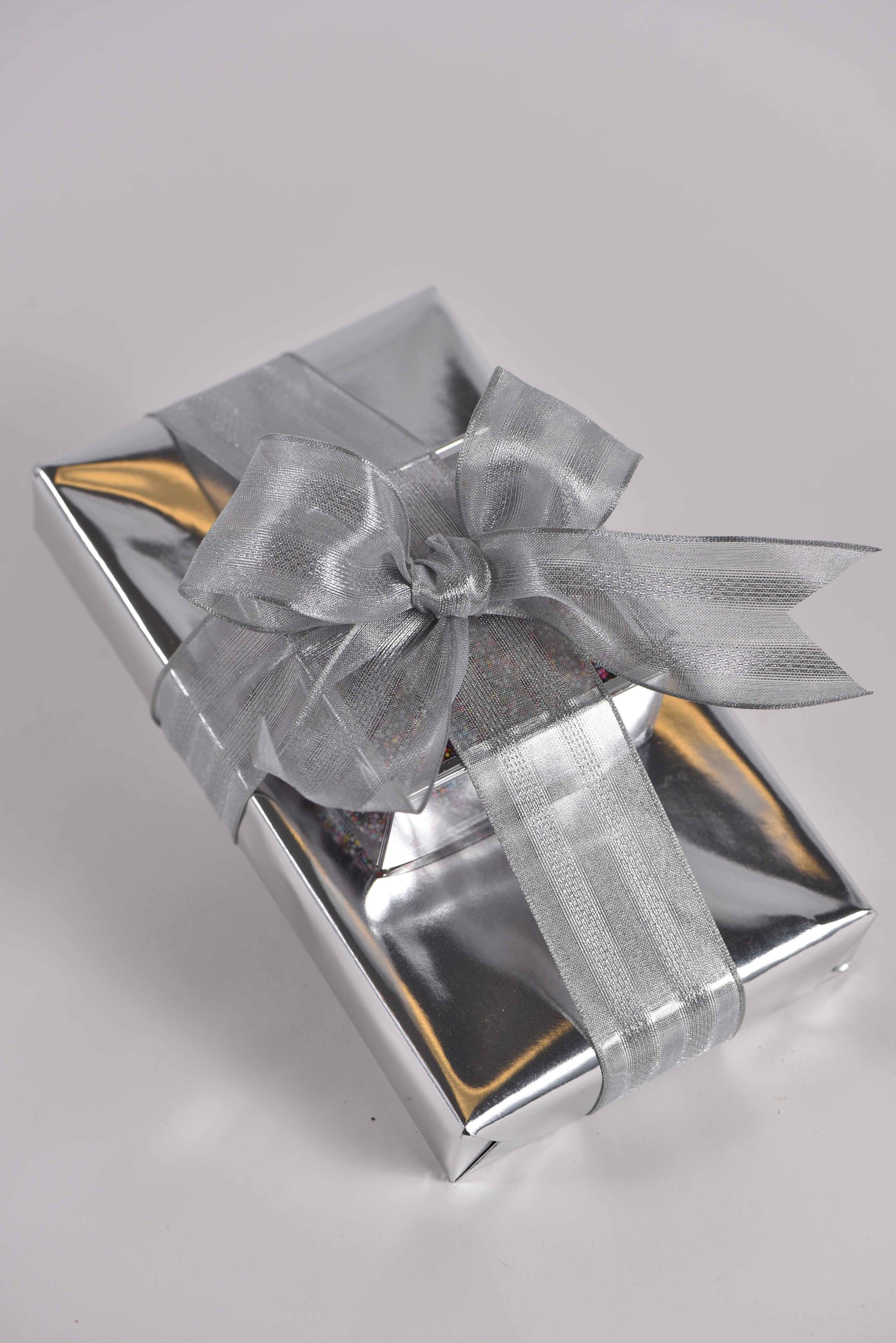 16 Piece Assorted Gift Box w/ Milk & Dark Non-Pariel box - Conrad's Confectionery